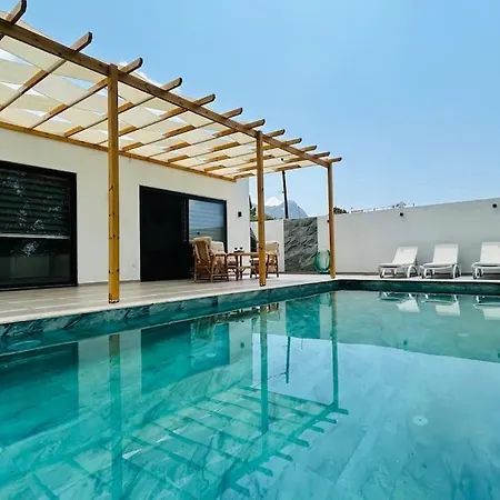 ヴィラ Kovuk Villalari-villa Selen Private Pool And Jacuzzi